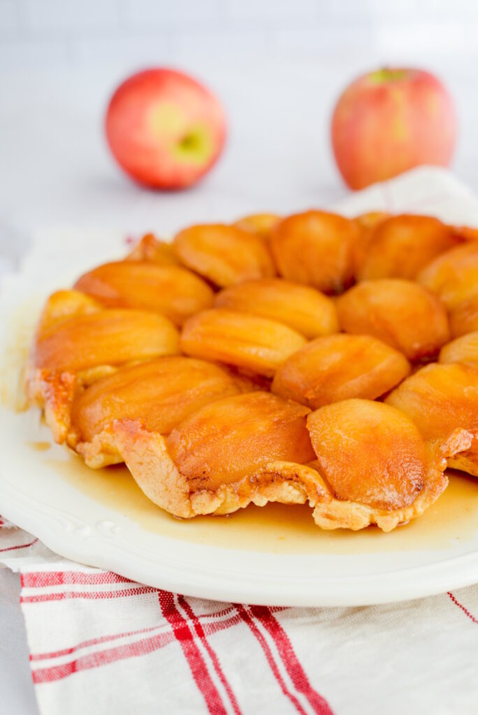 Tarte Tatin klassisch französisch – das Originalrezept Rusticale Tarte Tatin Backen 1 684x1024