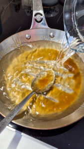 Tarte Tatin klassisch französisch – das Originalrezept Wie Bekomme Ich Mein Karamell Pfanne Sauber 1 169x300