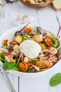 Salade Vosgienne (Vogesen Salat) – Klassisches französisches Rezept Salade Vosgienne (Vogesen Salat) – Klassisches französisches Rezept Vogesen Salat Einfach 200x300