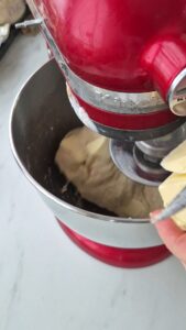 Blumen-Brioche – das Rezept mit dem Wow-Effekt Blumen Brioche Ostern Blumenmuster 5 169x300