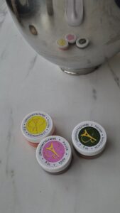 Blumen-Brioche – das Rezept mit dem Wow-Effekt Blumen Brioche Ostern Blumenmuster Zutaten 169x300