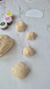 Blumen-Brioche – das Rezept mit dem Wow-Effekt Brioche Mit Blumenmuster Aufschneiden 1 169x300