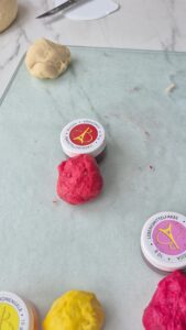 Blumen-Brioche – das Rezept mit dem Wow-Effekt Brioche Mit Blumenmuster Aufschneiden 5 169x300