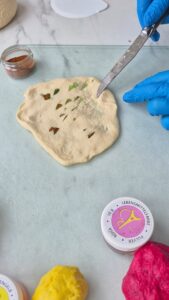 Blumen-Brioche – das Rezept mit dem Wow-Effekt Brioche Mit Blumenmuster Aufschneiden 6 169x300