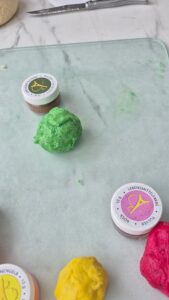 Blumen-Brioche – das Rezept mit dem Wow-Effekt Blumen-Brioche – das Rezept mit dem Wow-Effekt Brioche Mit Blumenmuster Aufschneiden 8 169x300