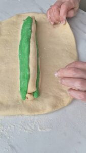 Blumen-Brioche – das Rezept mit dem Wow-Effekt Brioche Mit Blumenmuster Innen Aufschneiden 4 169x300