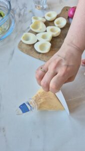 Mimosa-Eier (Oeufs Mimosa) Eier Mimosa Rezept Frankreich 3 169x300