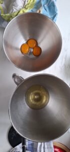 Fluffige Biskuit-Torte mit Schokocreme, wie eine Wolke Fluffige Biskuit Torte Mit Mousse Au Chocolat Wie Eine Wolke 1 1 139x300