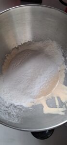 Fluffige Biskuit-Torte mit Schokocreme, wie eine Wolke Fluffige Biskuit Torte Mit Mousse Au Chocolat Wie Eine Wolke 4 139x300