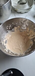 Fluffige Biskuit-Torte mit Schokocreme, wie eine Wolke Fluffige Biskuit Torte Mit Mousse Au Chocolat Wie Eine Wolke 9 139x300