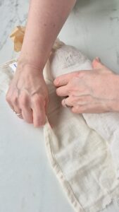 Hähnchenschinken selber machen – einfaches Rezept Hähnchenschinken Im Tuch Gegart Torchon 1 169x300