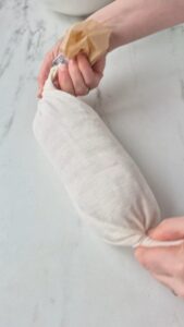 Hähnchenschinken selber machen – einfaches Rezept Hähnchenschinken Im Tuch Gegart Torchon 3 169x300