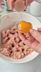 Hähnchenschinken selber machen – einfaches Rezept Hähnchenschinken Selber Machen 2 169x300