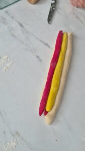 Blumen-Brioche – das Rezept mit dem Wow-Effekt Hefeteig Blumenmuster Ostern Brunch 10 169x300