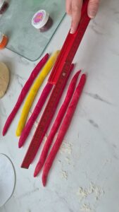 Blumen-Brioche – das Rezept mit dem Wow-Effekt Hefeteig Blumenmuster Ostern Brunch 2 169x300