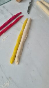 Blumen-Brioche – das Rezept mit dem Wow-Effekt Hefeteig Blumenmuster Ostern Brunch 7 169x300