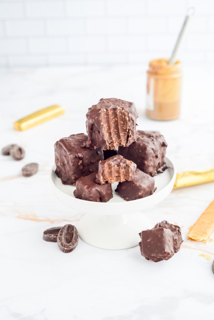 Knusprige Pralinen „Rocher" mit Nussnougat – selbermachen Knusprige Pralinen „Rocher" mit Nussnougat – selbermachen Knusprige Pralinen Mit Nussnougat Selbermachen 684x1024