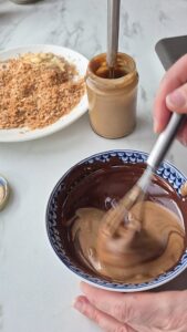 Knusprige Pralinen „Rocher" mit Nussnougat – selbermachen Knusprige Pralinen Rocher Nussnougat Selbermachen 5 169x300