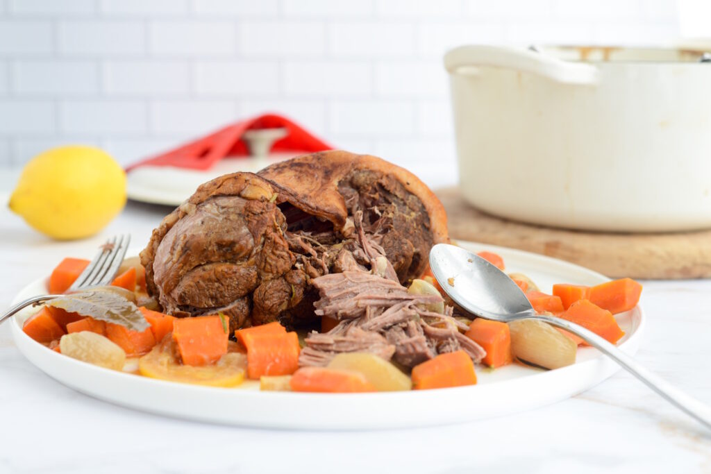 Lammkeule aus dem Ofen – butterzart bei Niedrigtemperatur Lammkeule Aus Dem Backofen Butterzart Bei Niedrigtemperatur 1024x683