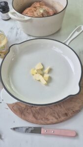 Lammkeule aus dem Ofen – butterzart bei Niedrigtemperatur Lammkeule Backofen Niedrigtemperatur 1 169x300