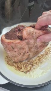 Lammkeule aus dem Ofen – butterzart bei Niedrigtemperatur Lammkeule Backofen Niedrigtemperatur 5 169x300