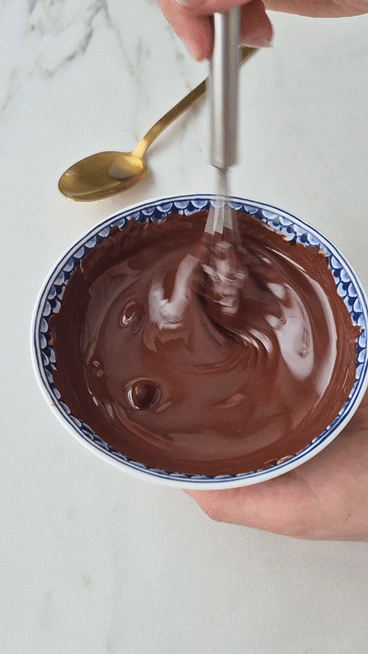 Knusprige Pralinen „Rocher" mit Nussnougat – selbermachen Nussnougat Knusprige Pralinen Selbermachen 5