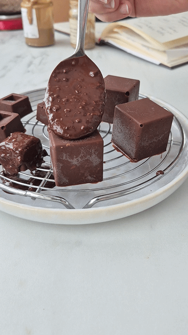 Knusprige Pralinen „Rocher" mit Nussnougat – selbermachen Nussnougat Knusprige Pralinen Selbermachen 8