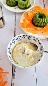 Ostervorspeise: Spinatflan mit Karottensalat im Nest Oster Vorspeise Spinatflan Mit Karottensalat 11 169x300