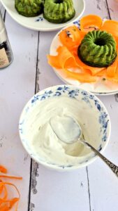 Ostervorspeise: Spinatflan mit Karottensalat im Nest Ostervorspeise: Spinatflan mit Karottensalat im Nest Oster Vorspeise Spinatflan Mit Karottensalat 12 169x300