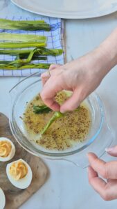 Mimosa-Eier (Oeufs Mimosa) Poree Vinaigrette Poireau Vorspeise Ostern 10 169x300