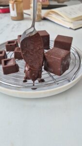 Knusprige Pralinen „Rocher" mit Nussnougat – selbermachen Pralinen Selbermachen Einfach 1 169x300