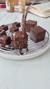 Knusprige Pralinen „Rocher" mit Nussnougat – selbermachen Pralinen Selbermachen Einfach 2 169x300