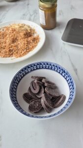 Knusprige Pralinen „Rocher" mit Nussnougat – selbermachen Knusprige Pralinen „Rocher" mit Nussnougat – selbermachen Zutaten Knusprige Pralinen Mit Nussbnougat Selbermachen 169x300