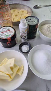 Kokos-Ananas-Torte (laktosefrei) Zutaten Kokosnuss Ananas Torte 169x300