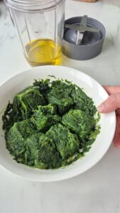 Ostervorspeise: Spinatflan mit Karottensalat im Nest Ostervorspeise: Spinatflan mit Karottensalat im Nest Zutaten Spinat Flan Vorspeise Ostern 169x300