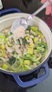 Ragout mit weißen Bohnen, Lauch und Hähnchen in Weißwein Bowl Weissen Bohnen Lauch Hähnchen Weisswein 5 169x300