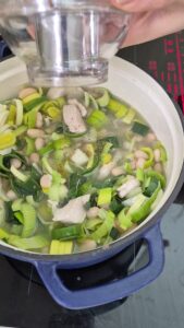 Ragout mit weißen Bohnen, Lauch und Hähnchen in Weißwein Bowl Weissen Bohnen Lauch Hähnchen Weisswein 6 169x300