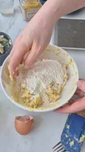 Knusprige Fischbällchen auf bretonische Art (Accras mit Kabeljau) Fischbällchen Accras Kabeljau Air Fryer 1 169x300