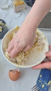 Knusprige Fischbällchen auf bretonische Art (Accras mit Kabeljau) Fischbällchen Accras Kabeljau Air Fryer 2 169x300