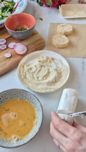 Frühlingssalat mit grünem Spargel & frischer Vinaigrette Panierter Ziegenkäse Aus Dem Airfryer 1 1 169x300