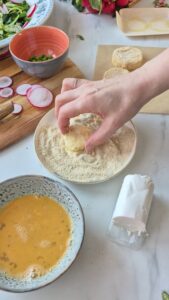 Frühlingssalat mit grünem Spargel & frischer Vinaigrette Panierter Ziegenkäse Aus Dem Airfryer 3 169x300