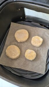 Frühlingssalat mit grünem Spargel & frischer Vinaigrette Panierter Ziegenkäse Aus Dem Airfryer 4 169x300