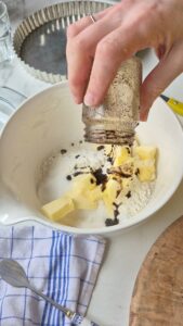 Rhabarber-Quark-Tarte mit fruchtigem Kern Quark Tarte Boden Backen Rhabarber 1 169x300