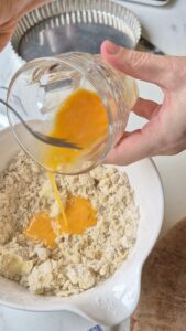 Rhabarber-Quark-Tarte mit fruchtigem Kern Quark Tarte Boden Backen Rhabarber 3 169x300