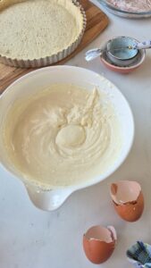 Rhabarber-Quark-Tarte mit fruchtigem Kern Quark Tarte Mit Rhabarber Käsekuchen 8 169x300