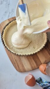 Rhabarber-Quark-Tarte mit fruchtigem Kern Quark Tarte Mit Rhabarber Käsekuchen 9 169x300