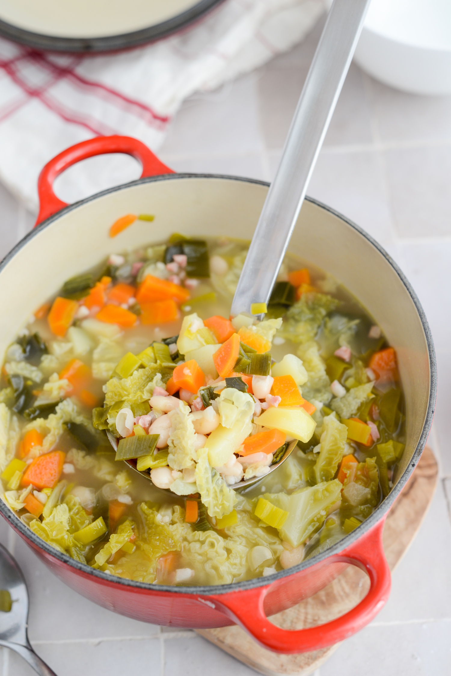 Garbure - Französischer Eintopf aus den Pyrenäen Suppe Baskenland Garbure Eintopf