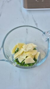 Erbsenbutter Rezept: die unerwartet leckere Alternative zu Kräuterbutter Erbsenbutter 5 169x300