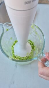 Erbsenbutter Rezept: die unerwartet leckere Alternative zu Kräuterbutter Erbsenbutter 8 169x300