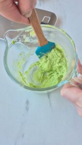 Erbsenbutter Rezept: die unerwartet leckere Alternative zu Kräuterbutter Erbsenbutter 9 169x300